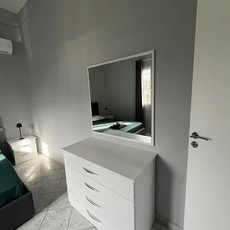 Fisical Sentia Apartaman Oda ve Kahvaltı Golem (Tirana)